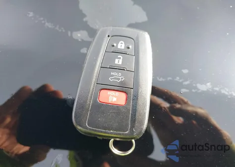 2021 Toyota Highlander Xle z USA, uszkodzony, nr VIN 5TDGZRBH7MS083490